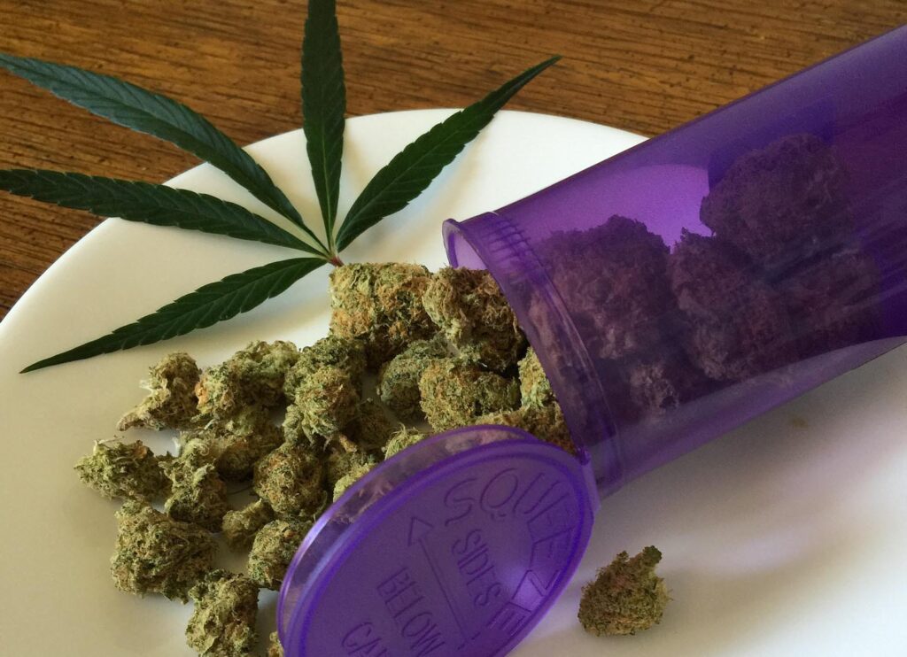Cannabis auf Teller